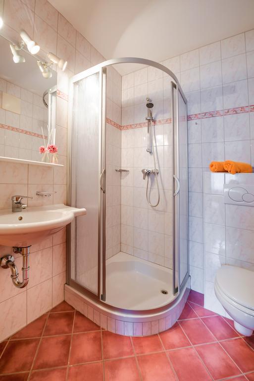 Feriendorf Oberhof Flachau Szoba fotó