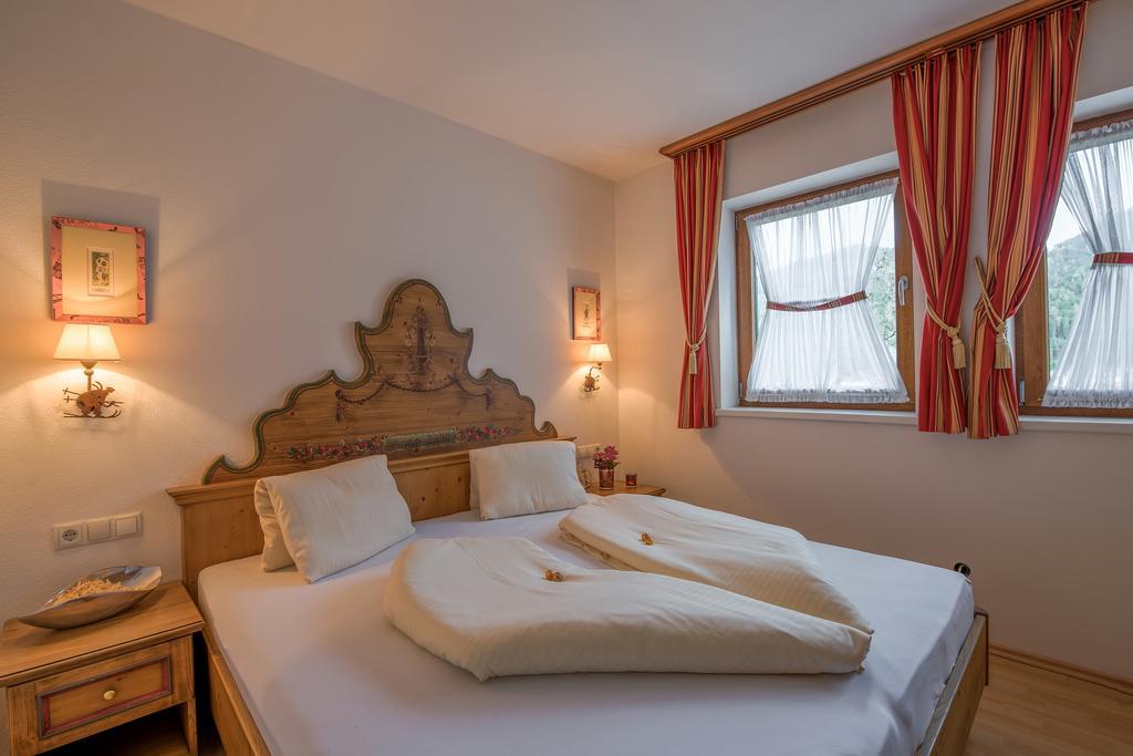 Feriendorf Oberhof Flachau Szoba fotó
